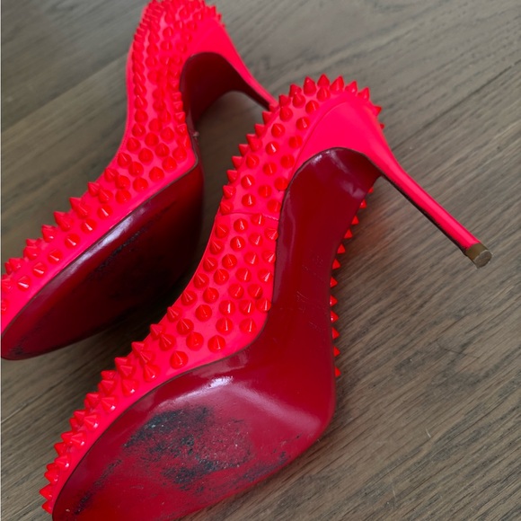 Pastel Pimk Patent Spike Allover Stud Pigalle
Size 39 1/2
Made in in Italy - Picture 2 of 7